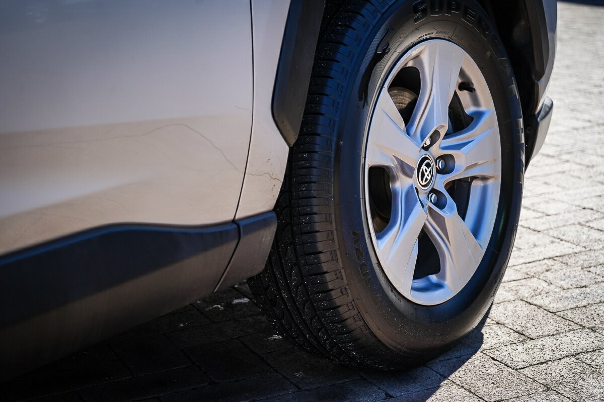 Toyota Rav4 image 3