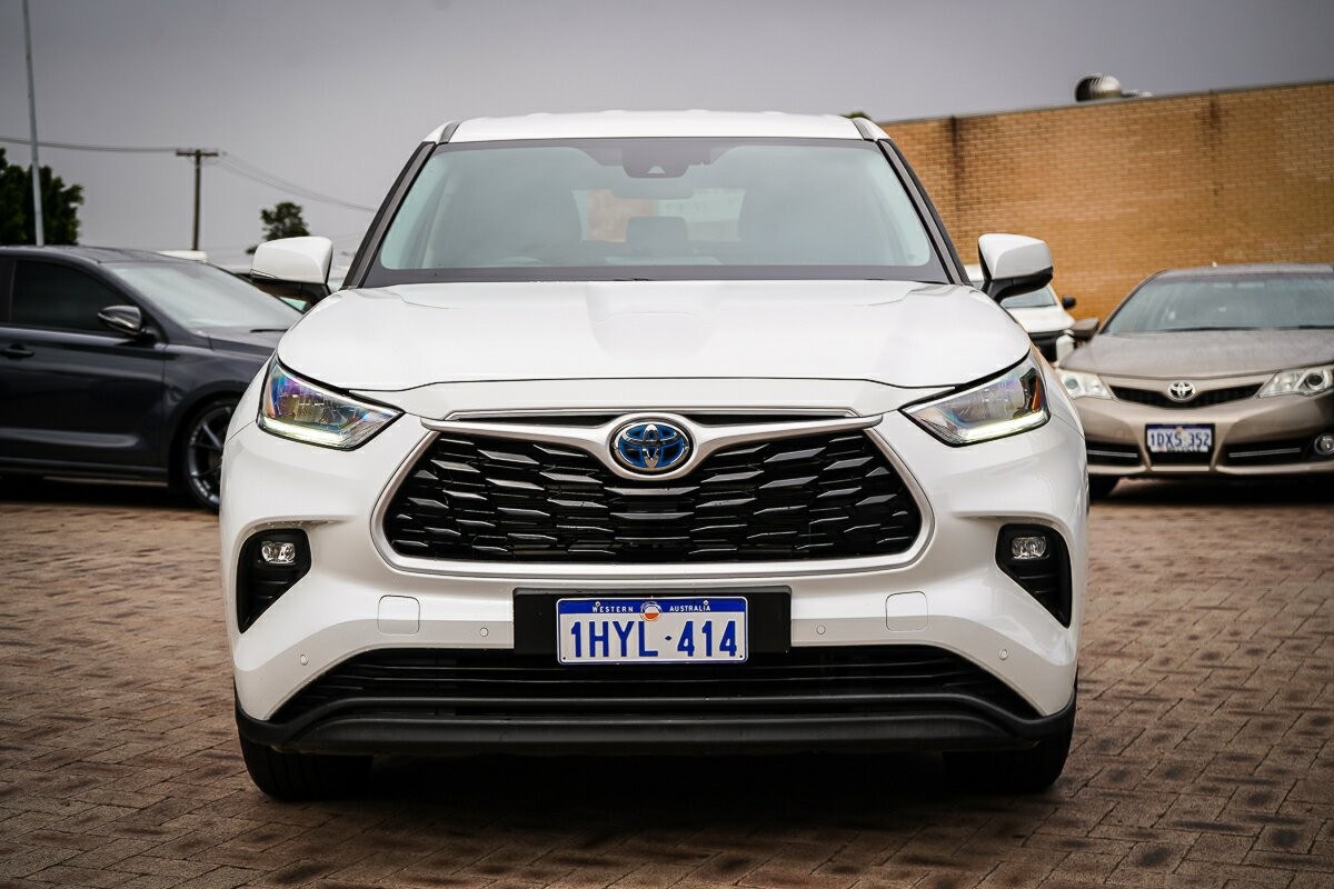 Toyota Kluger image 3