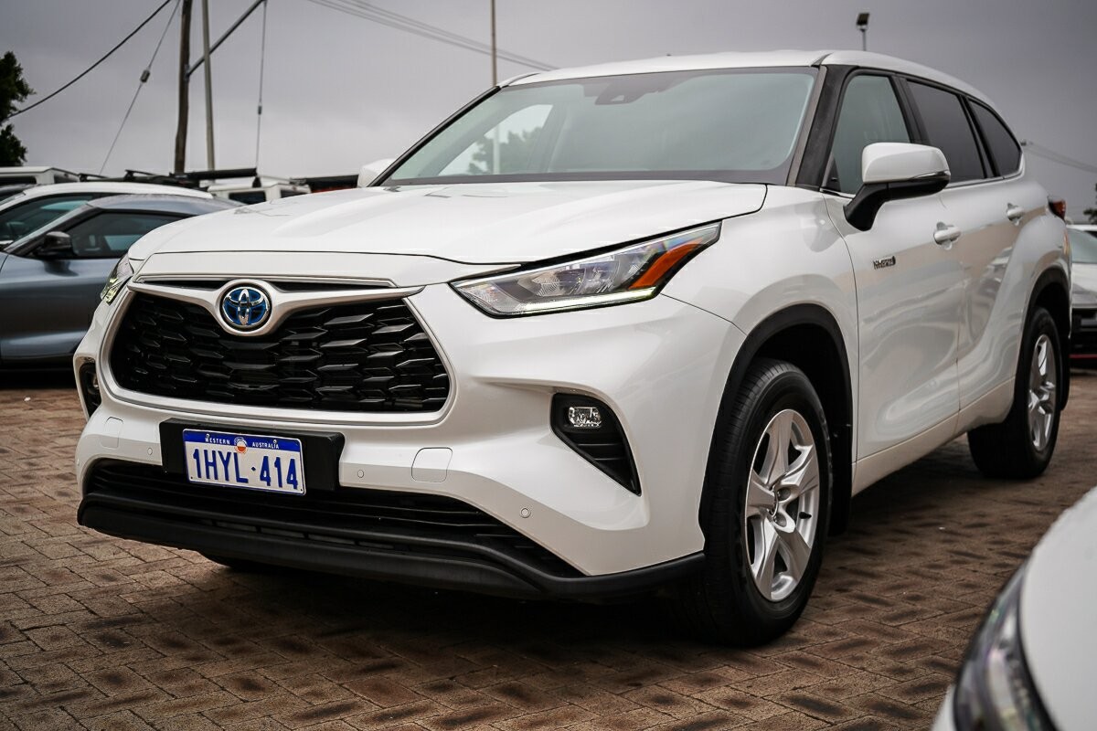 Toyota Kluger image 4