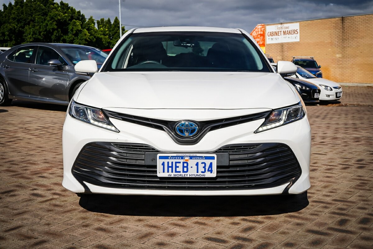 Toyota Camry image 4