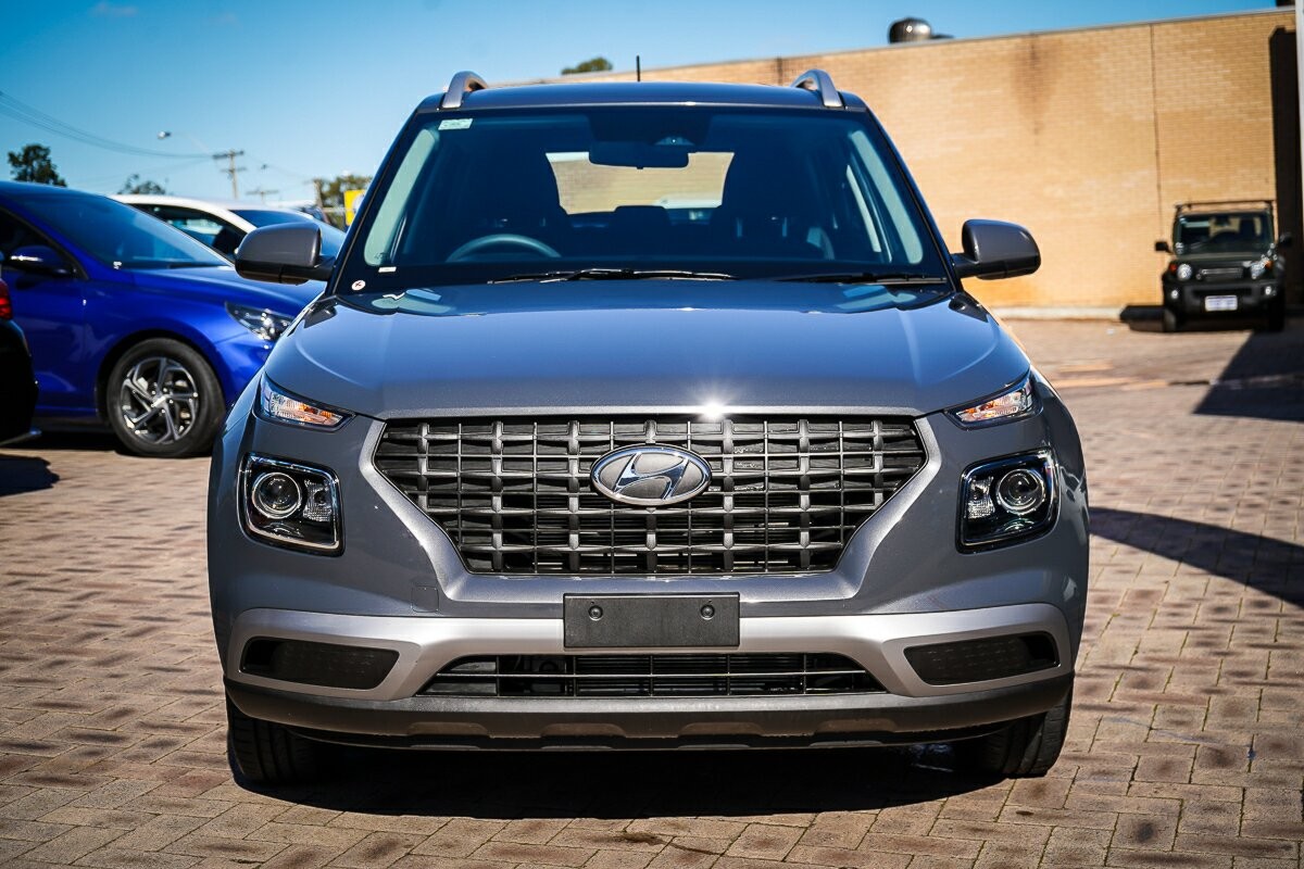 Hyundai Venue image 2