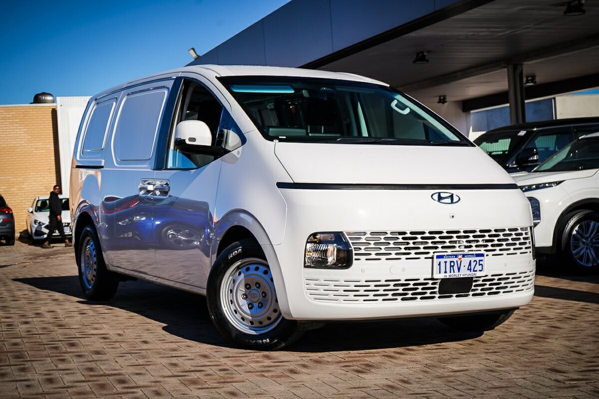 Hyundai Staria Load image 1