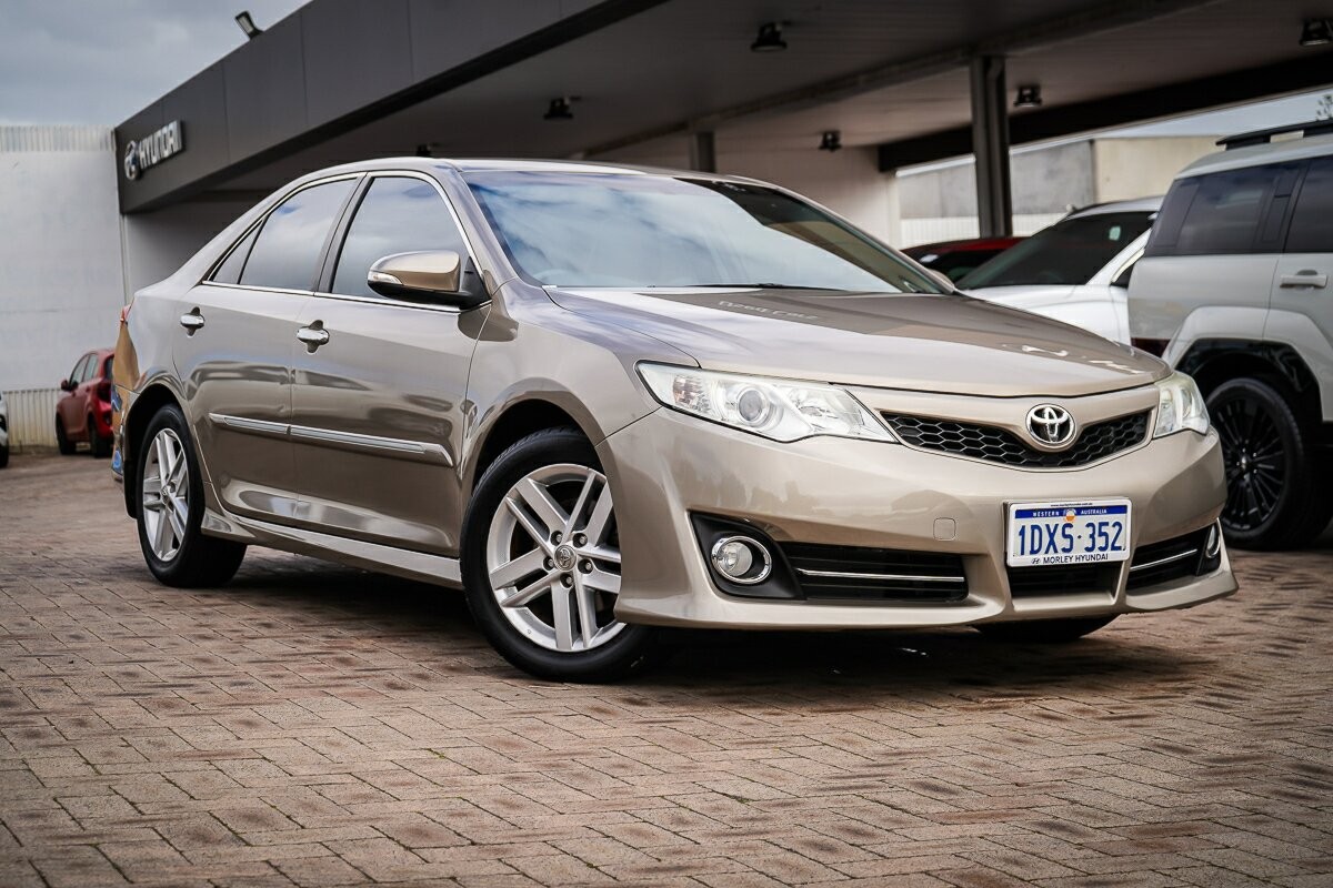 Toyota Camry image 1