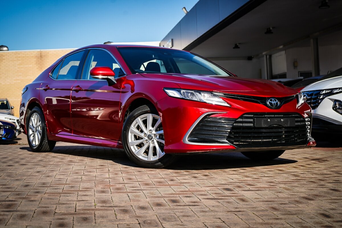 Toyota Camry image 1