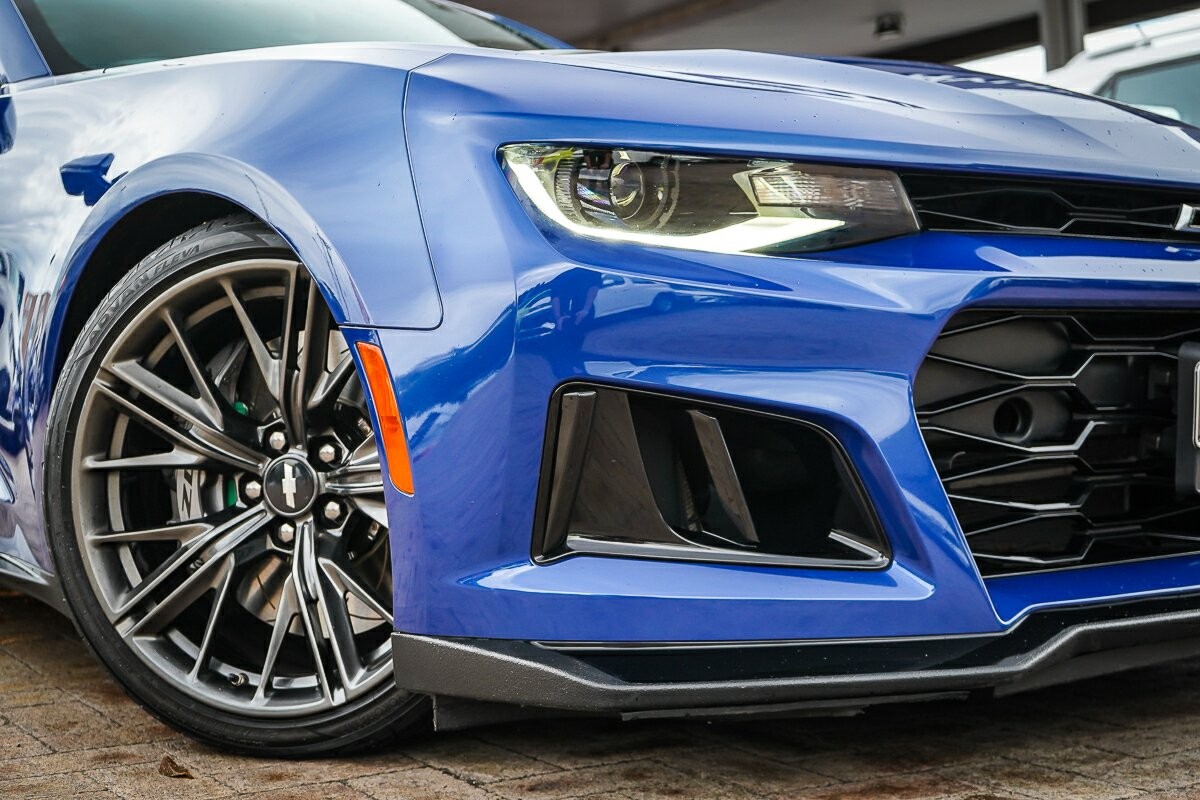 Chevrolet Camaro image 2