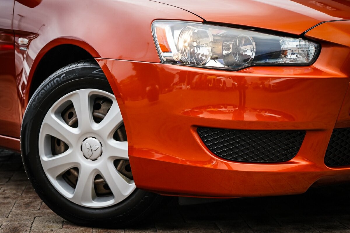 Mitsubishi Lancer image 2