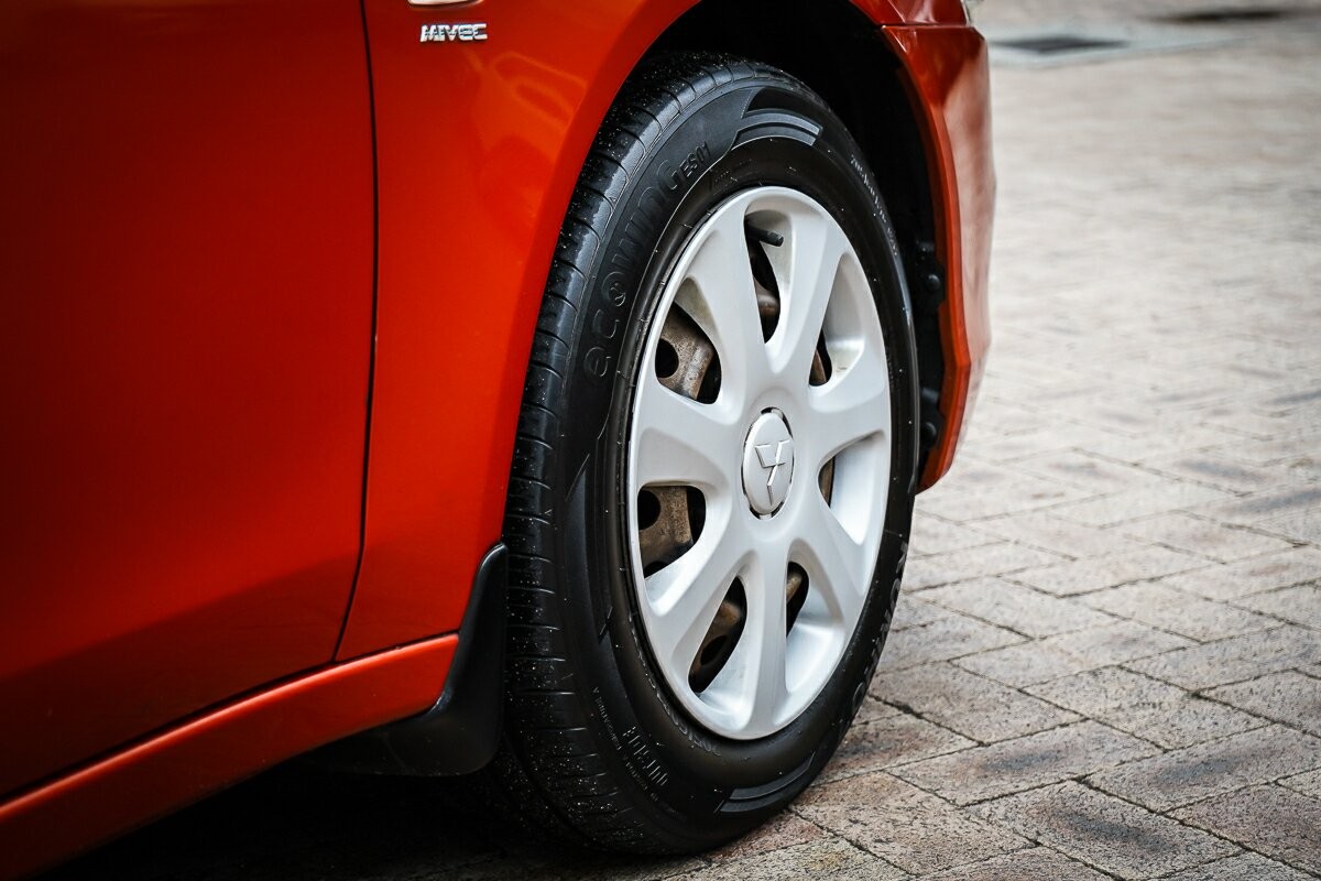 Mitsubishi Lancer image 3