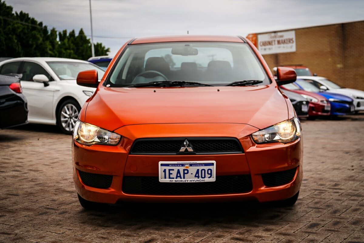 Mitsubishi Lancer image 4