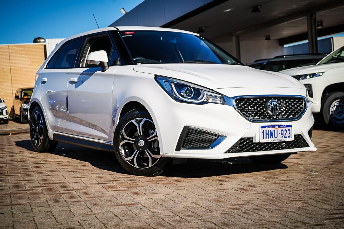MG Mg3 image 1
