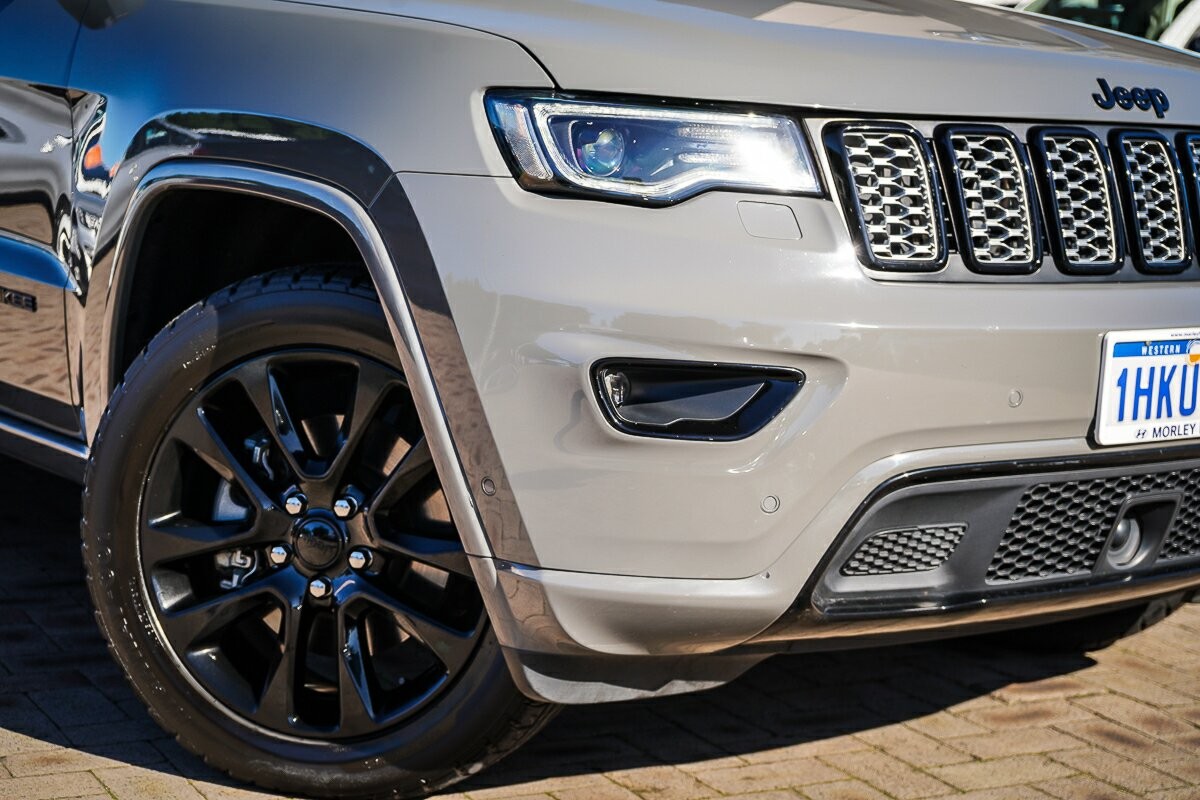 Jeep Grand Cherokee image 2