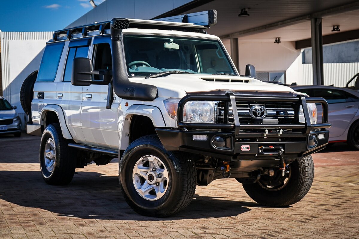 Toyota Landcruiser image 1
