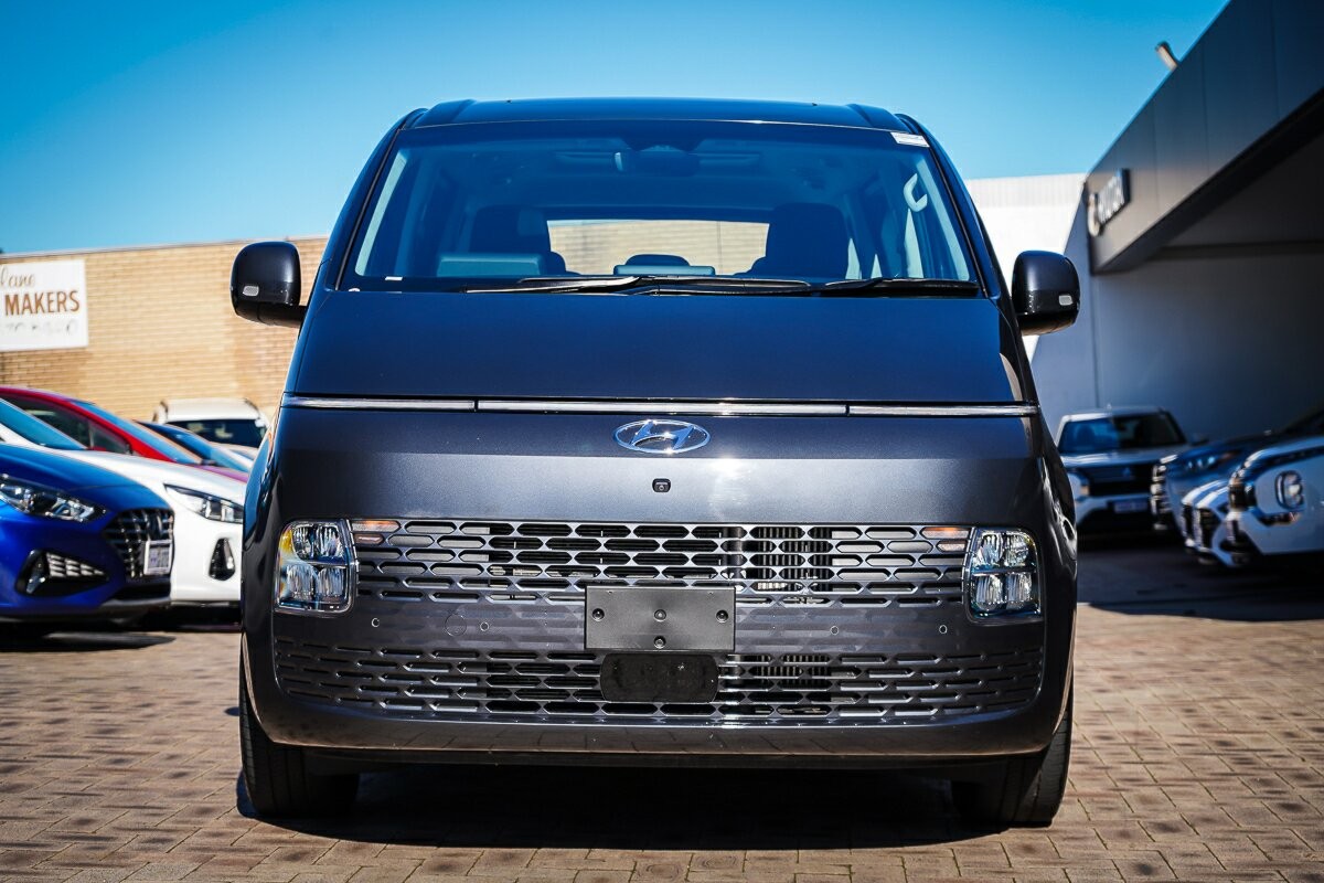 Hyundai Staria image 3