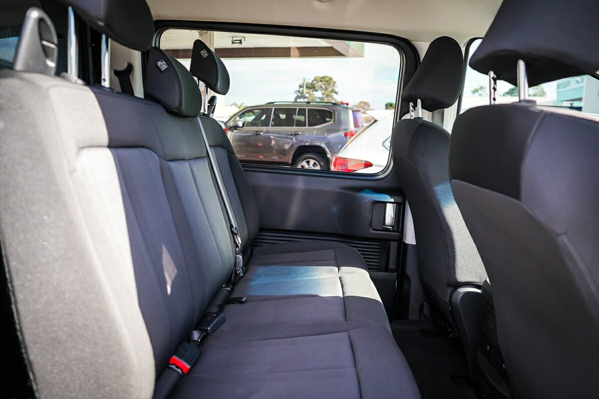 Hyundai Staria Load image 2