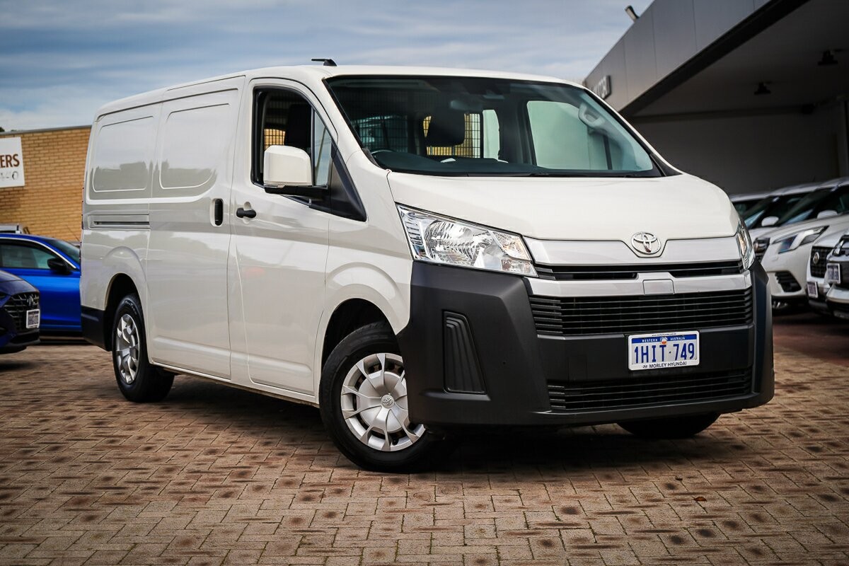 Toyota Hiace image 1