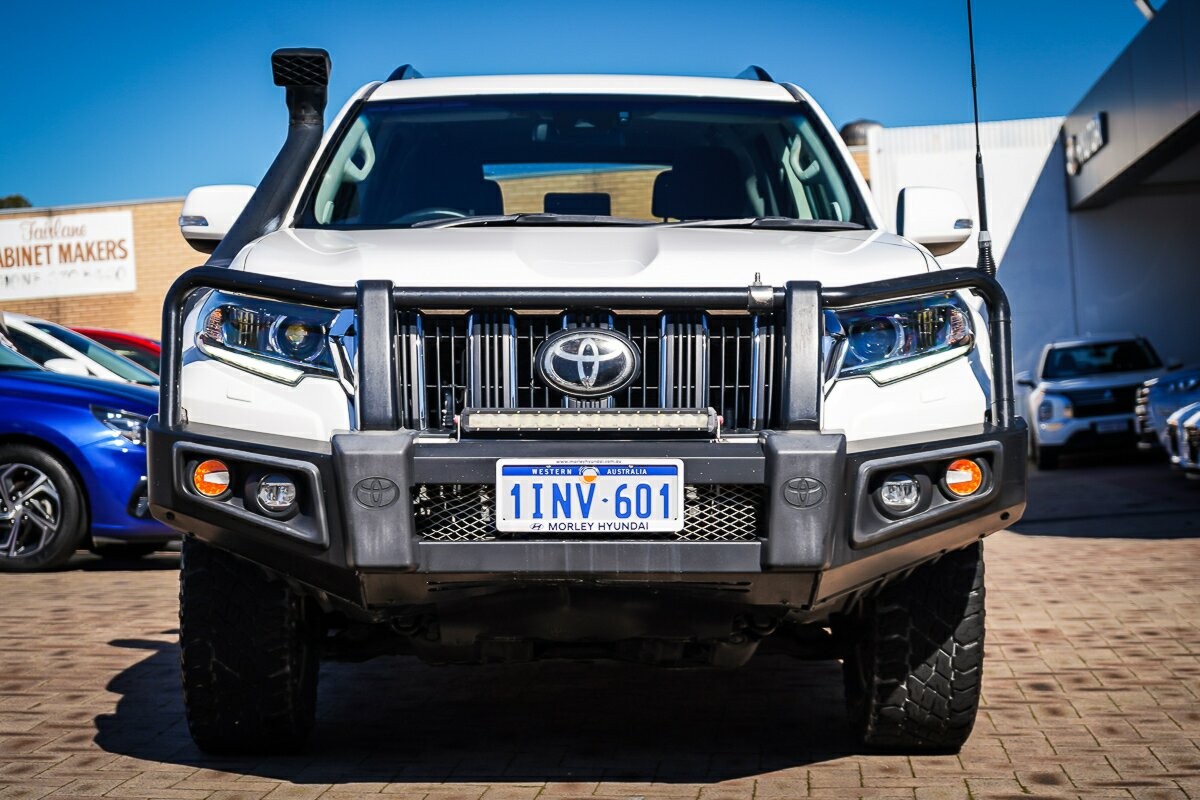 Toyota Landcruiser Prado image 3