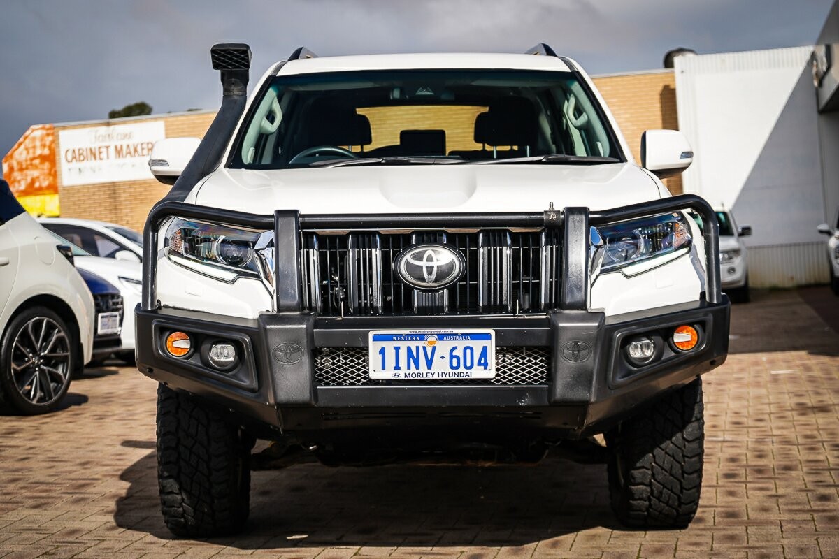 Toyota Landcruiser Prado image 3