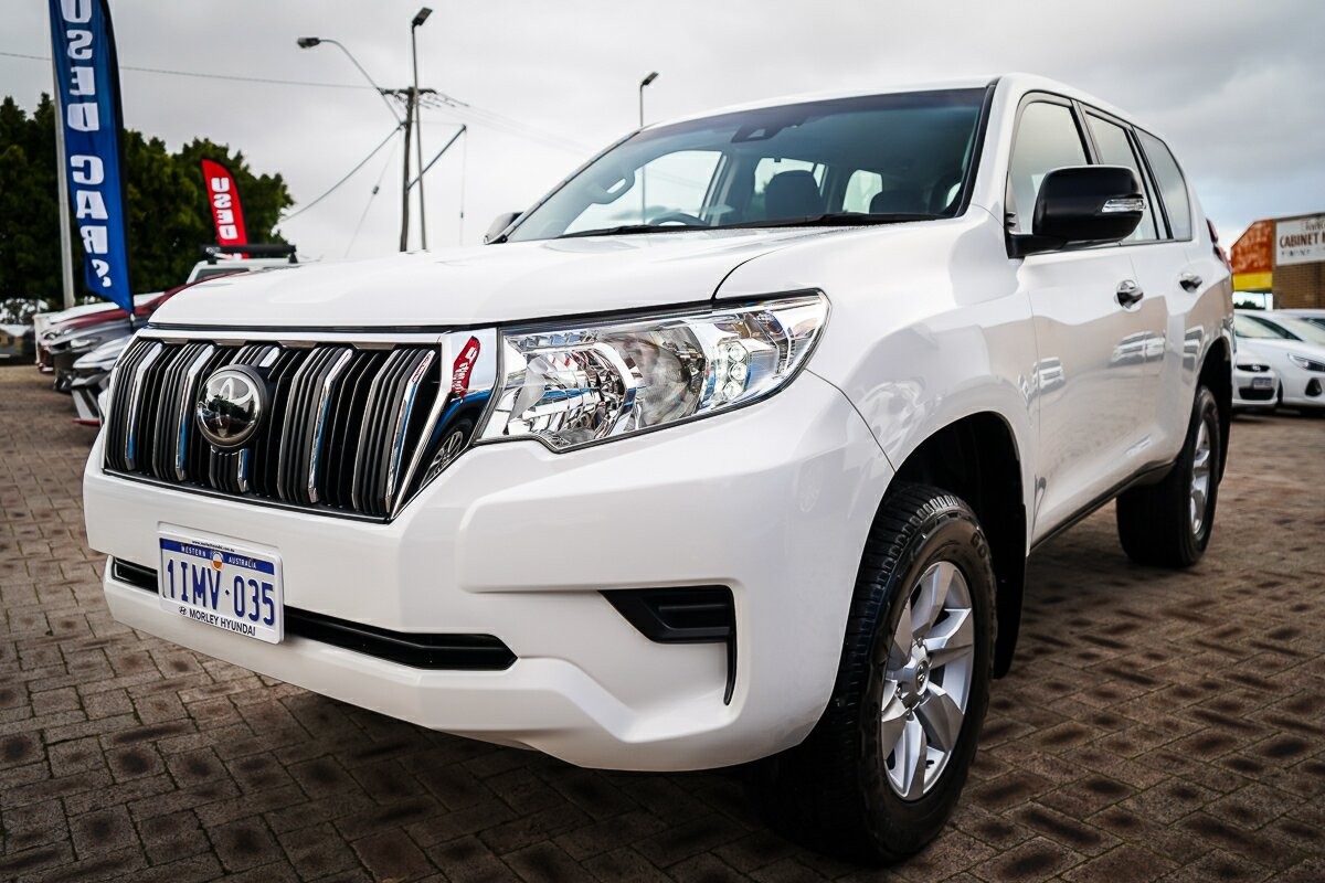 Toyota Landcruiser Prado image 3