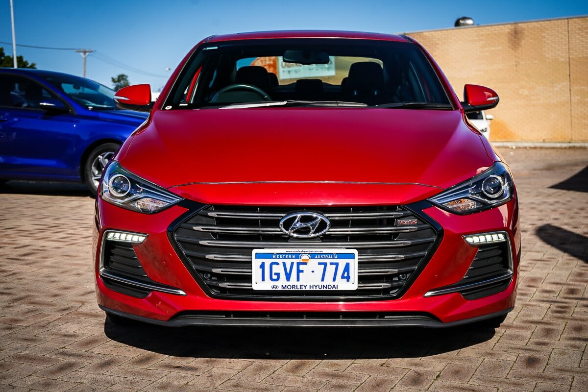 Hyundai Elantra image 4