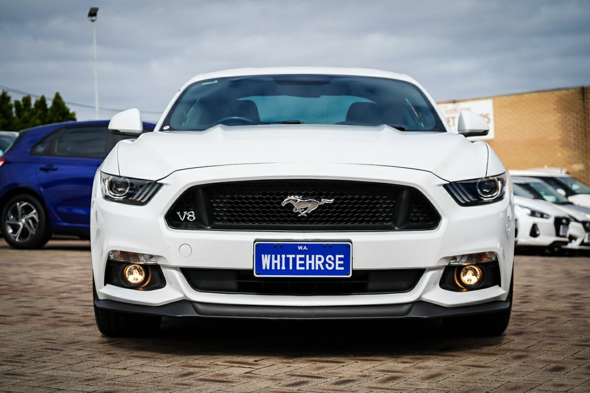 Ford Mustang image 2