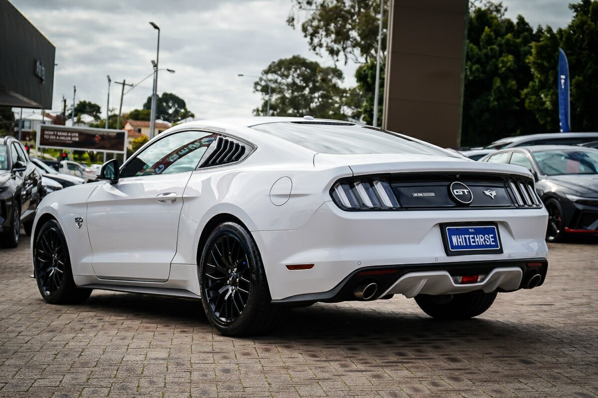 Ford Mustang image 3