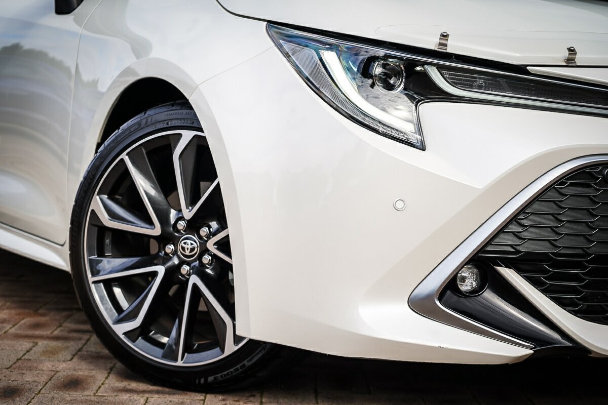 Toyota Corolla image 2