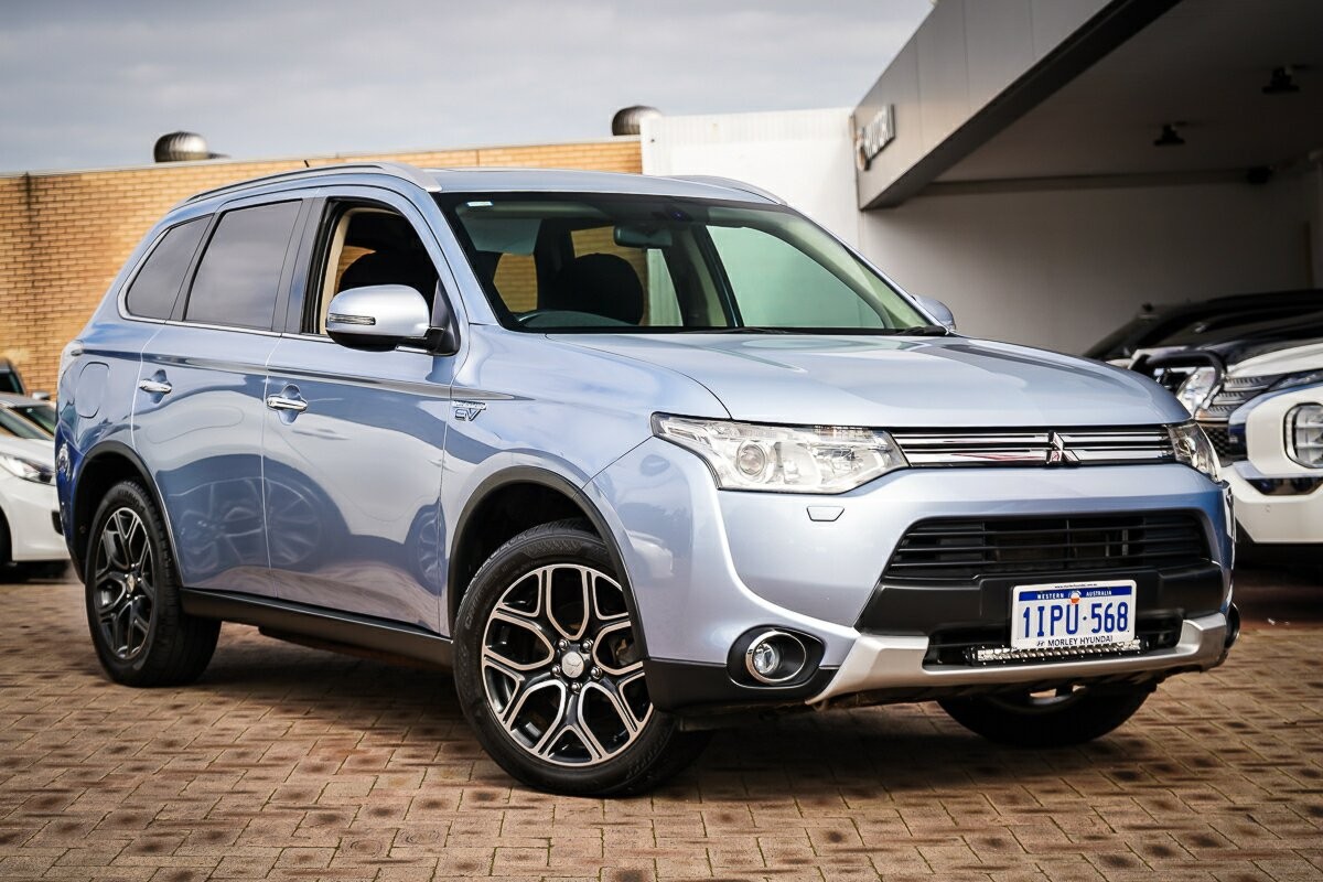 Mitsubishi Outlander image 1