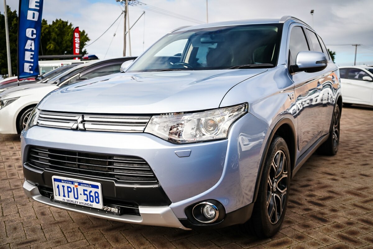 Mitsubishi Outlander image 4