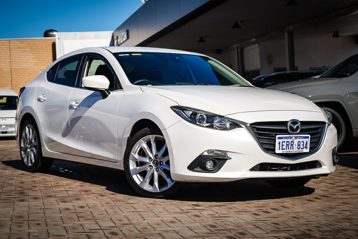 Mazda 3 image 1