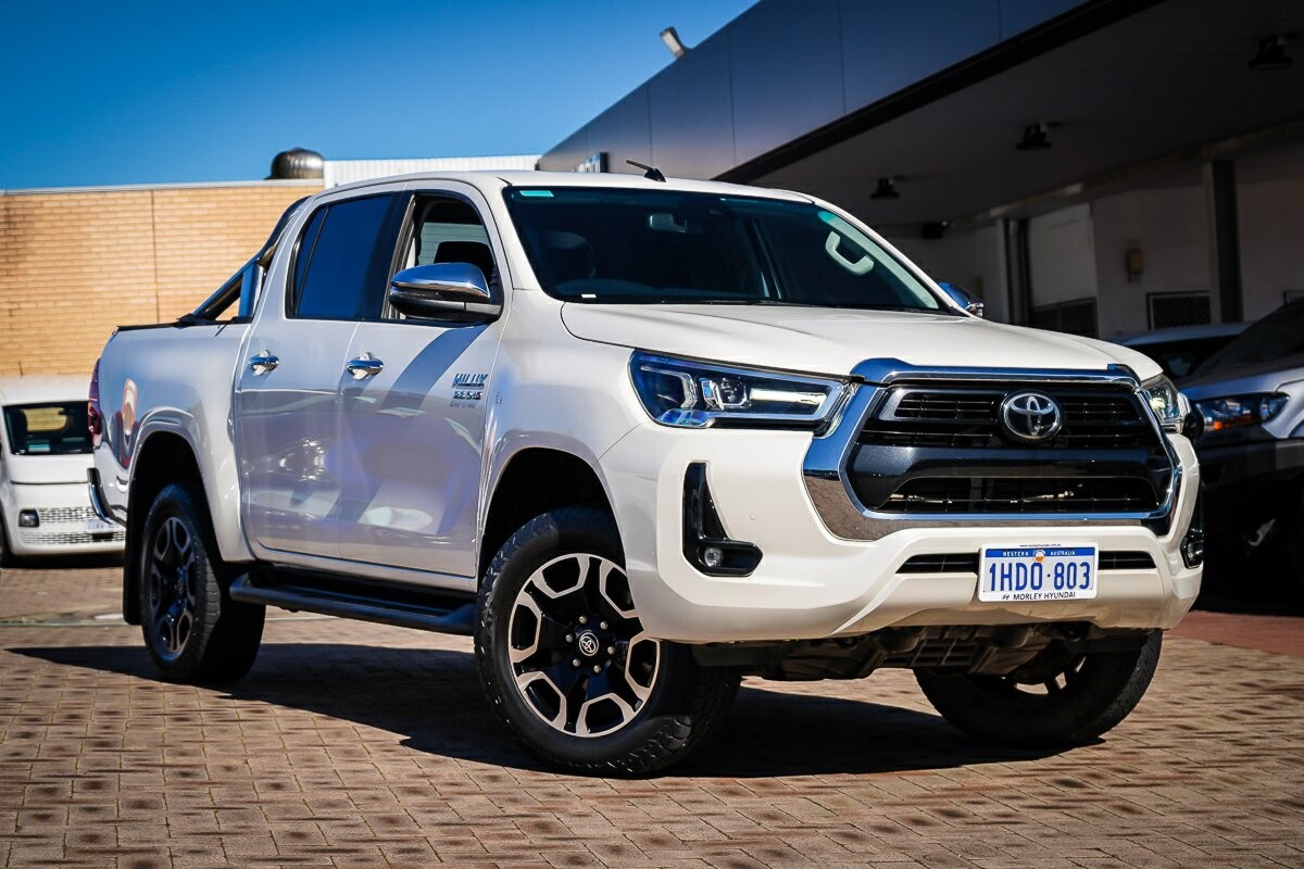 Toyota Hilux image 1