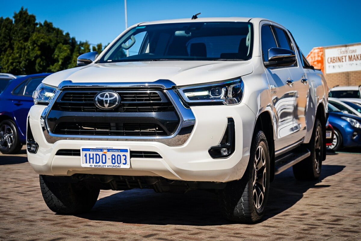 Toyota Hilux image 4