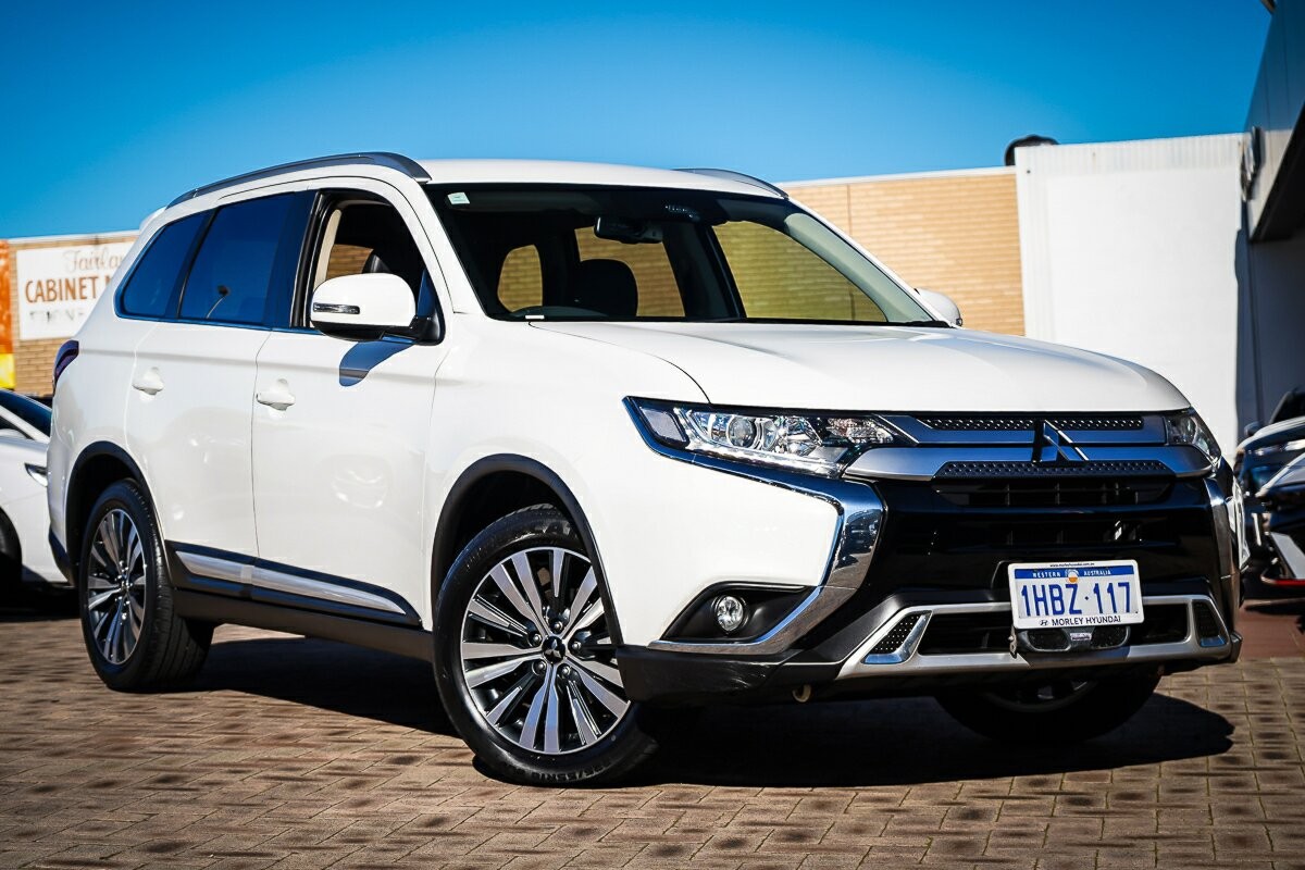 Mitsubishi Outlander image 1