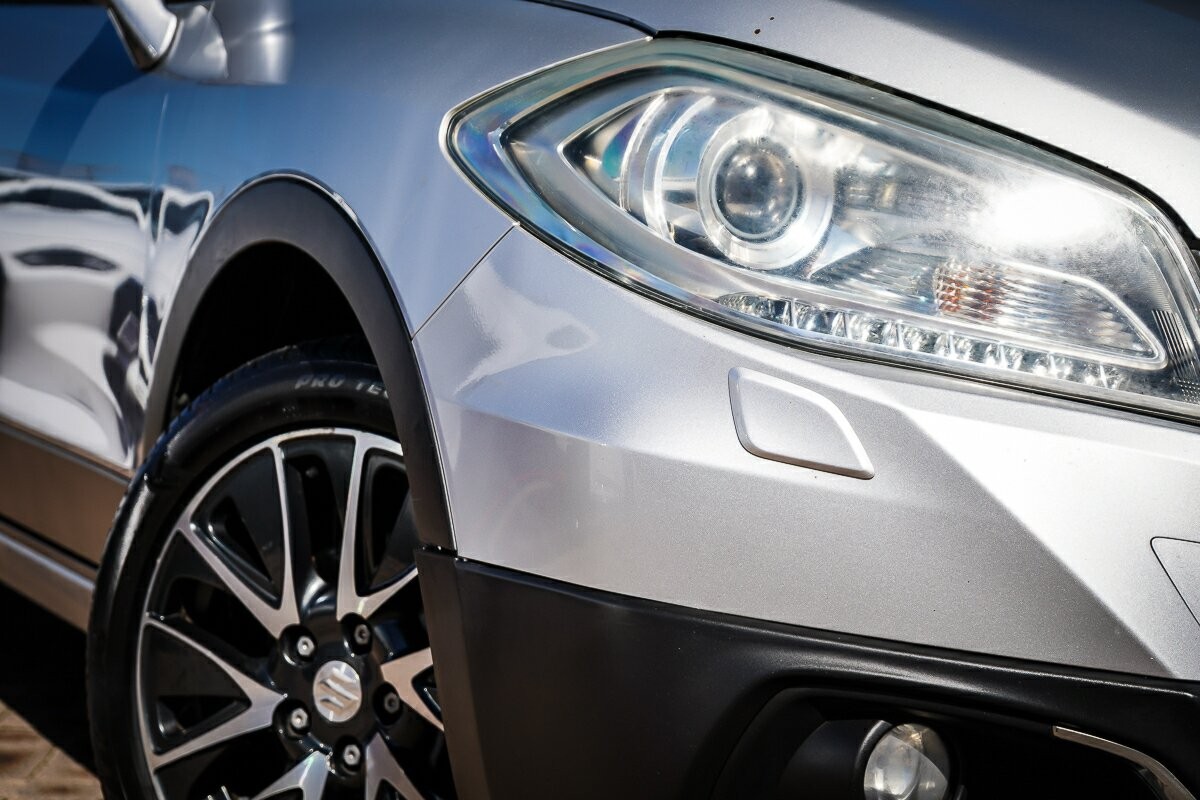 Suzuki S-cross image 2