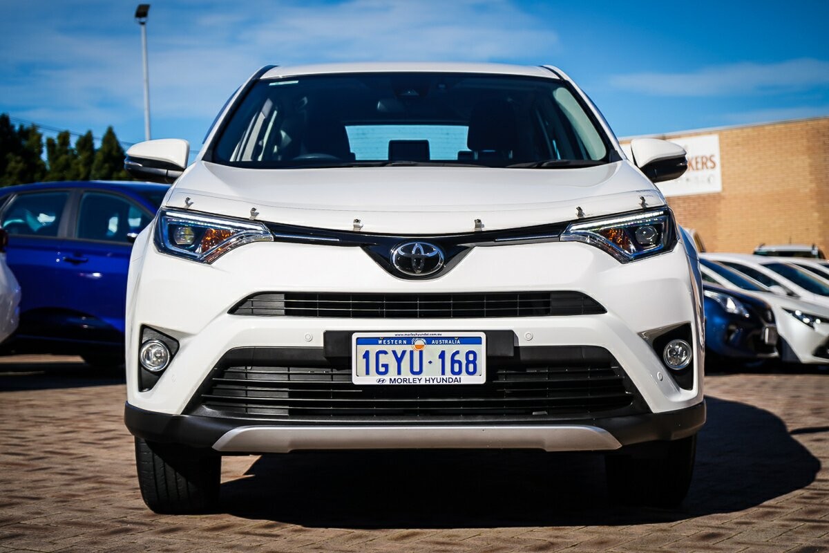 Toyota Rav4 image 3