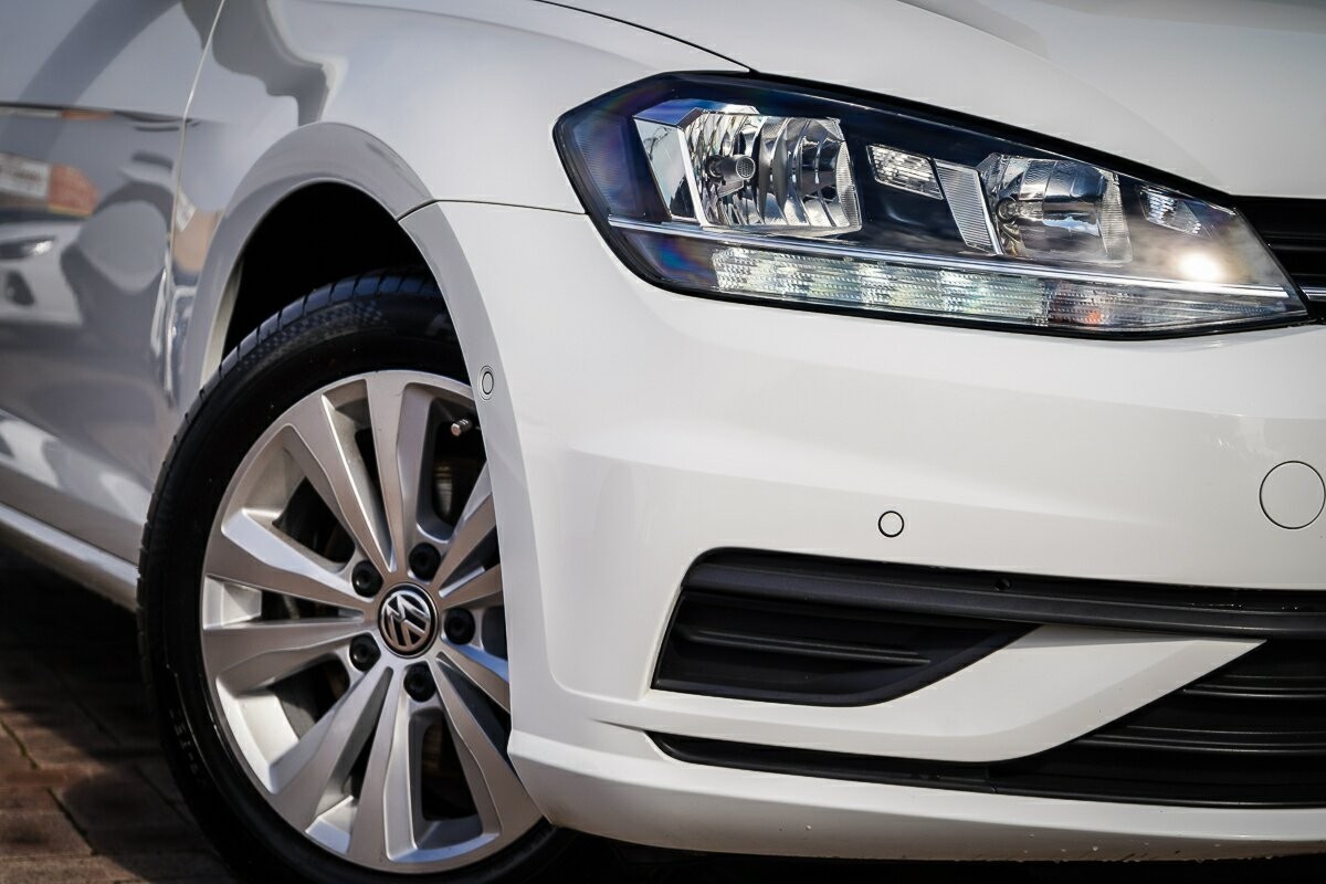 Volkswagen Golf image 2