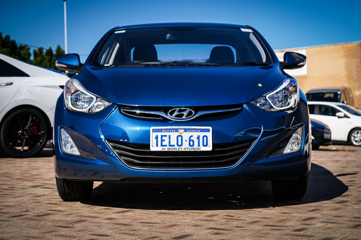 Hyundai Elantra image 3