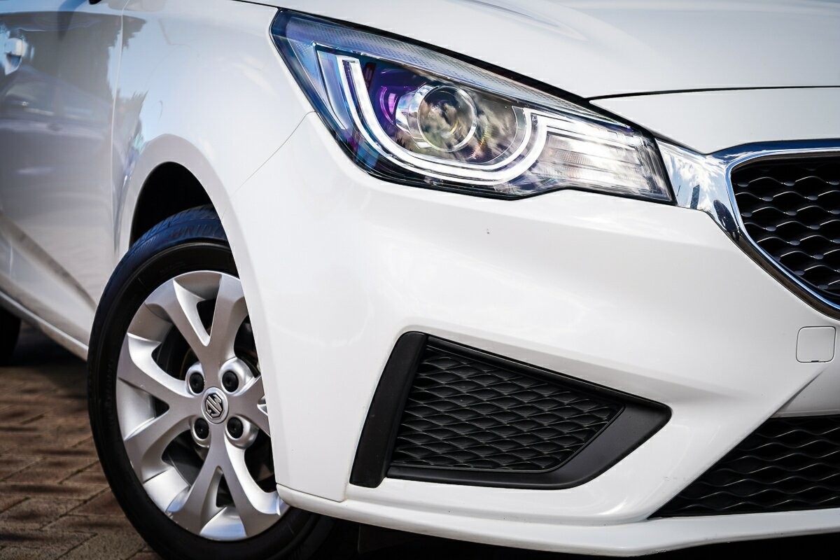 MG Mg3 image 2