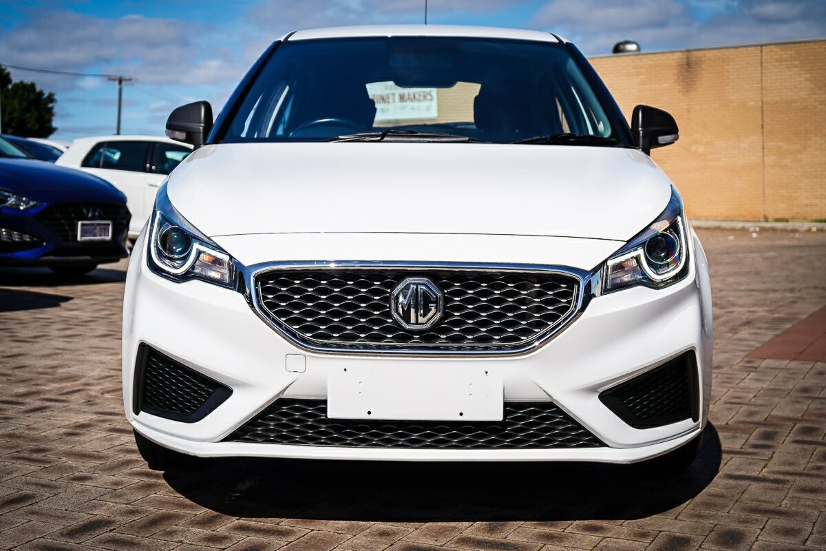 MG Mg3 image 3