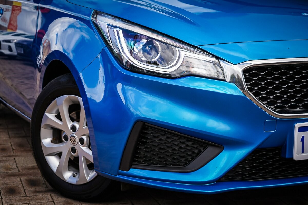 MG Mg3 image 2