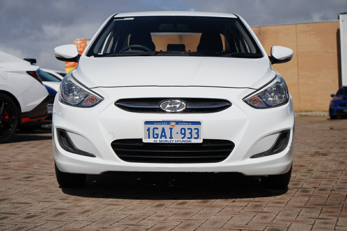 Hyundai Accent image 3