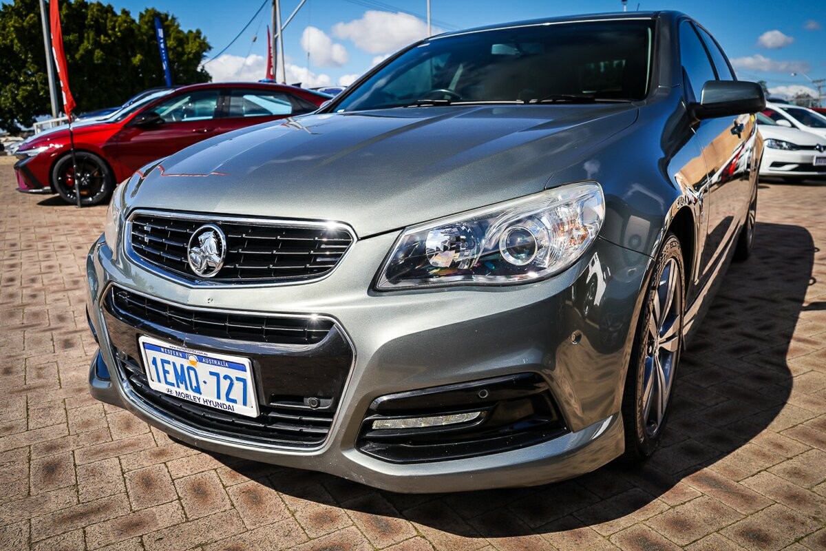 Holden Commodore image 4