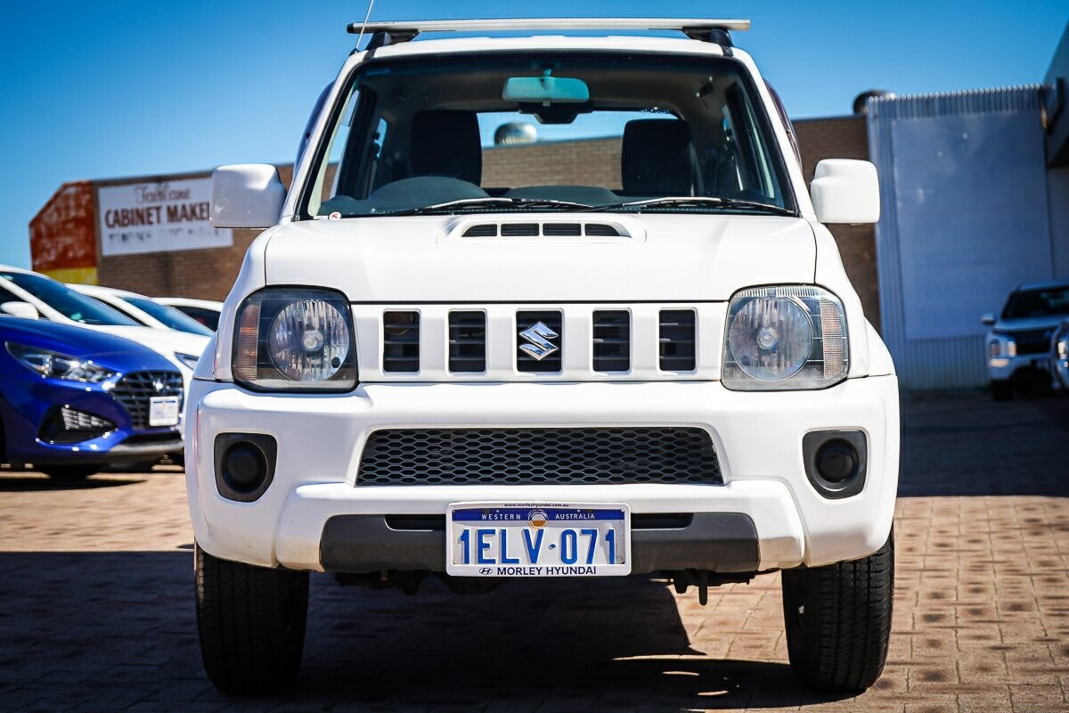 Suzuki Jimny image 2