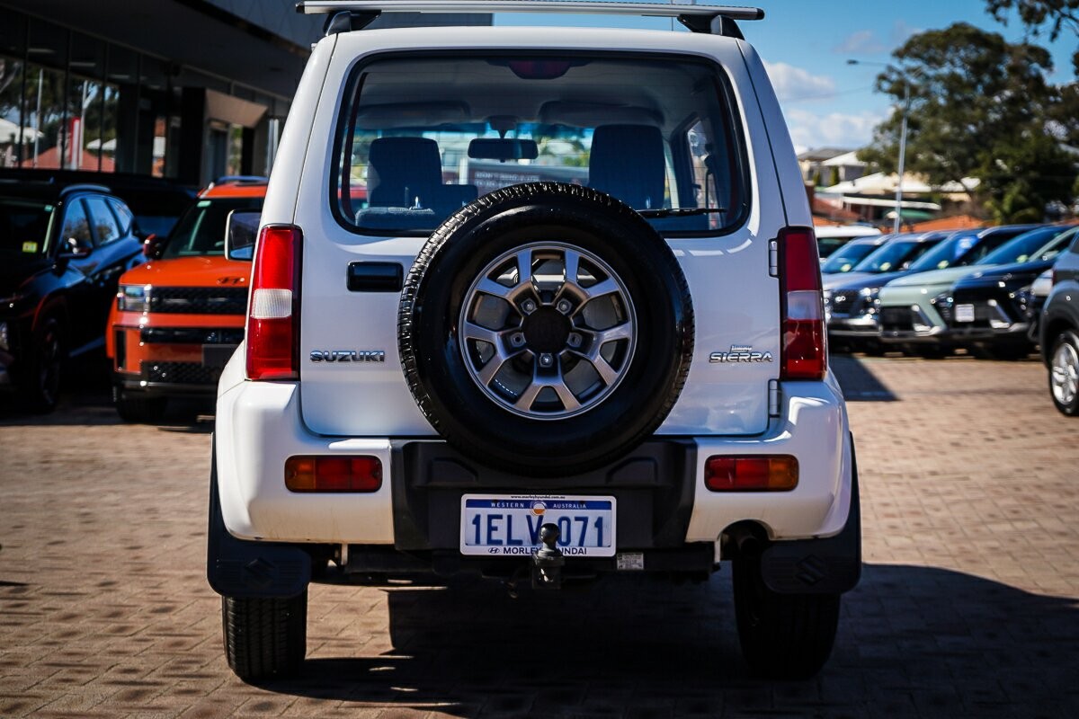 Suzuki Jimny image 4