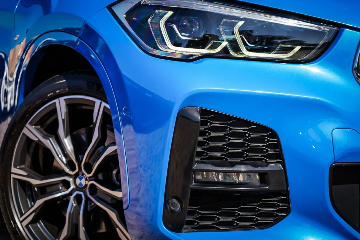 BMW X1 image 2