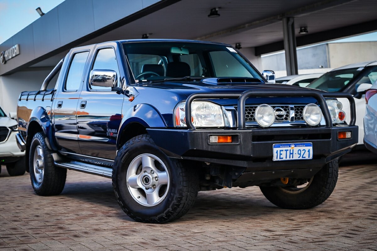 Nissan Navara image 1