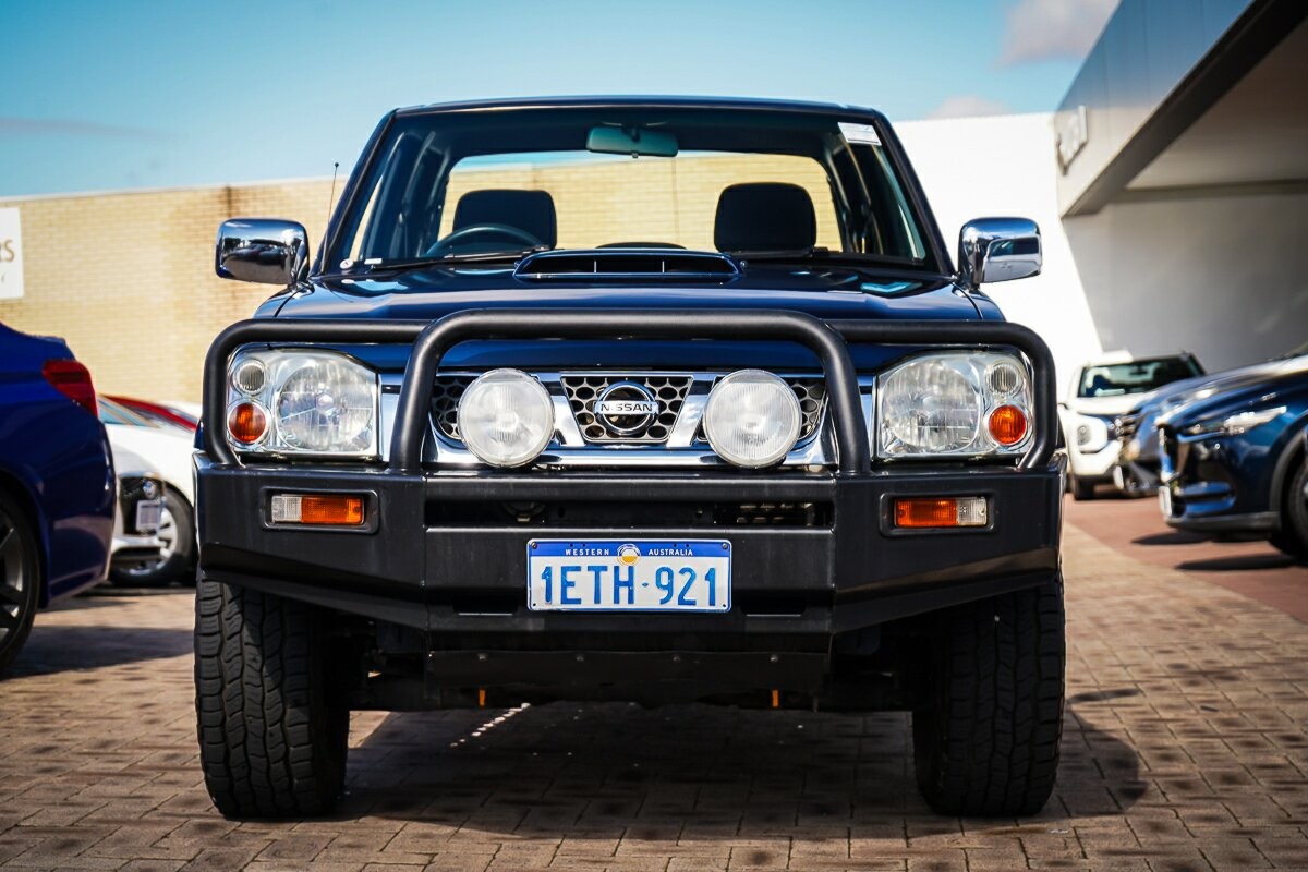 Nissan Navara image 2