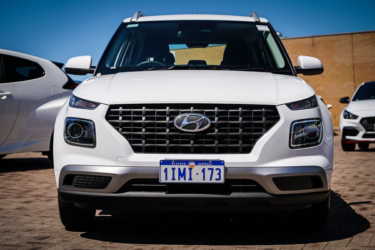 Hyundai Venue image 3