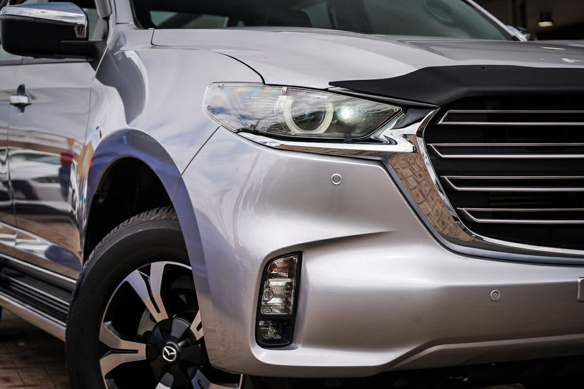 Mazda Bt-50 image 2