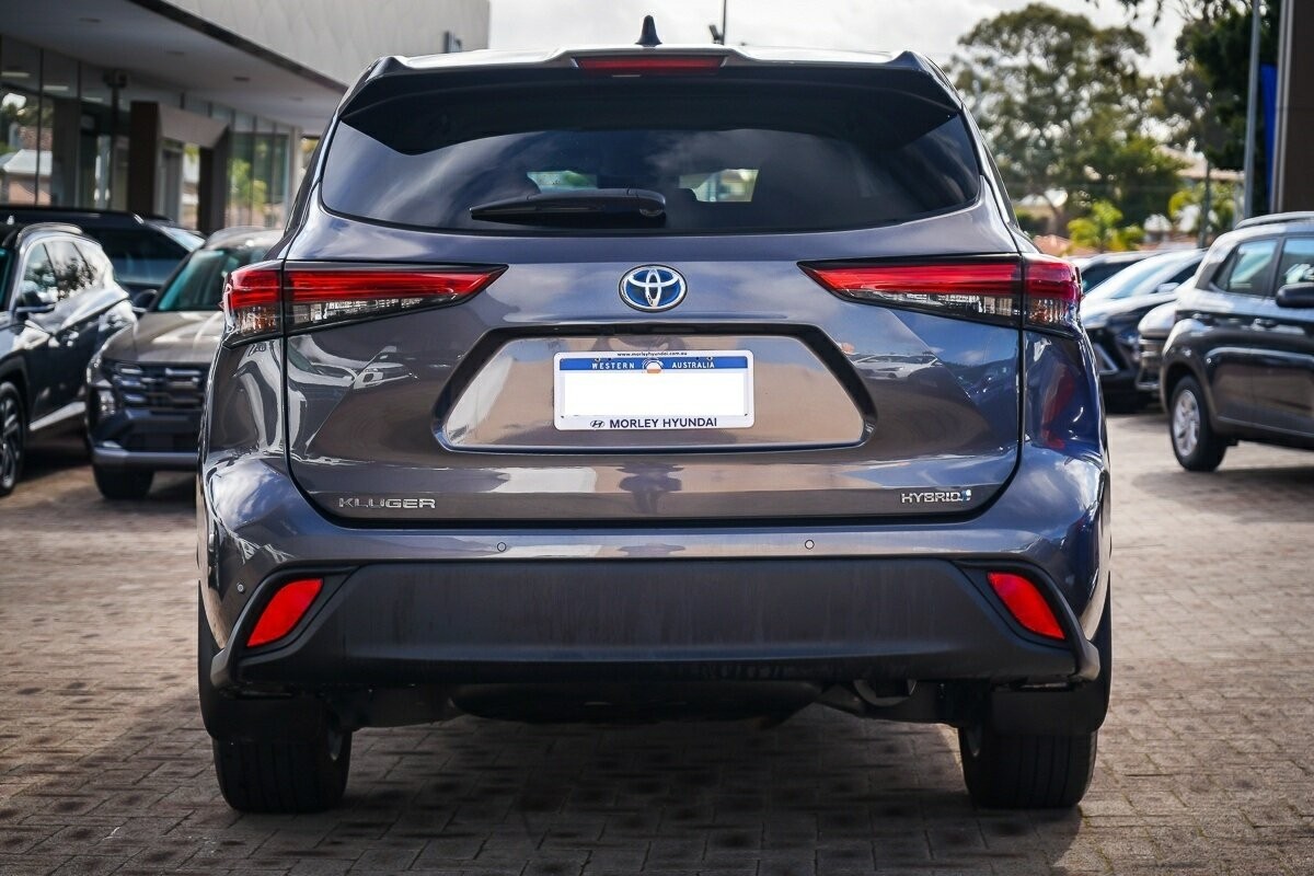 Toyota Kluger image 3
