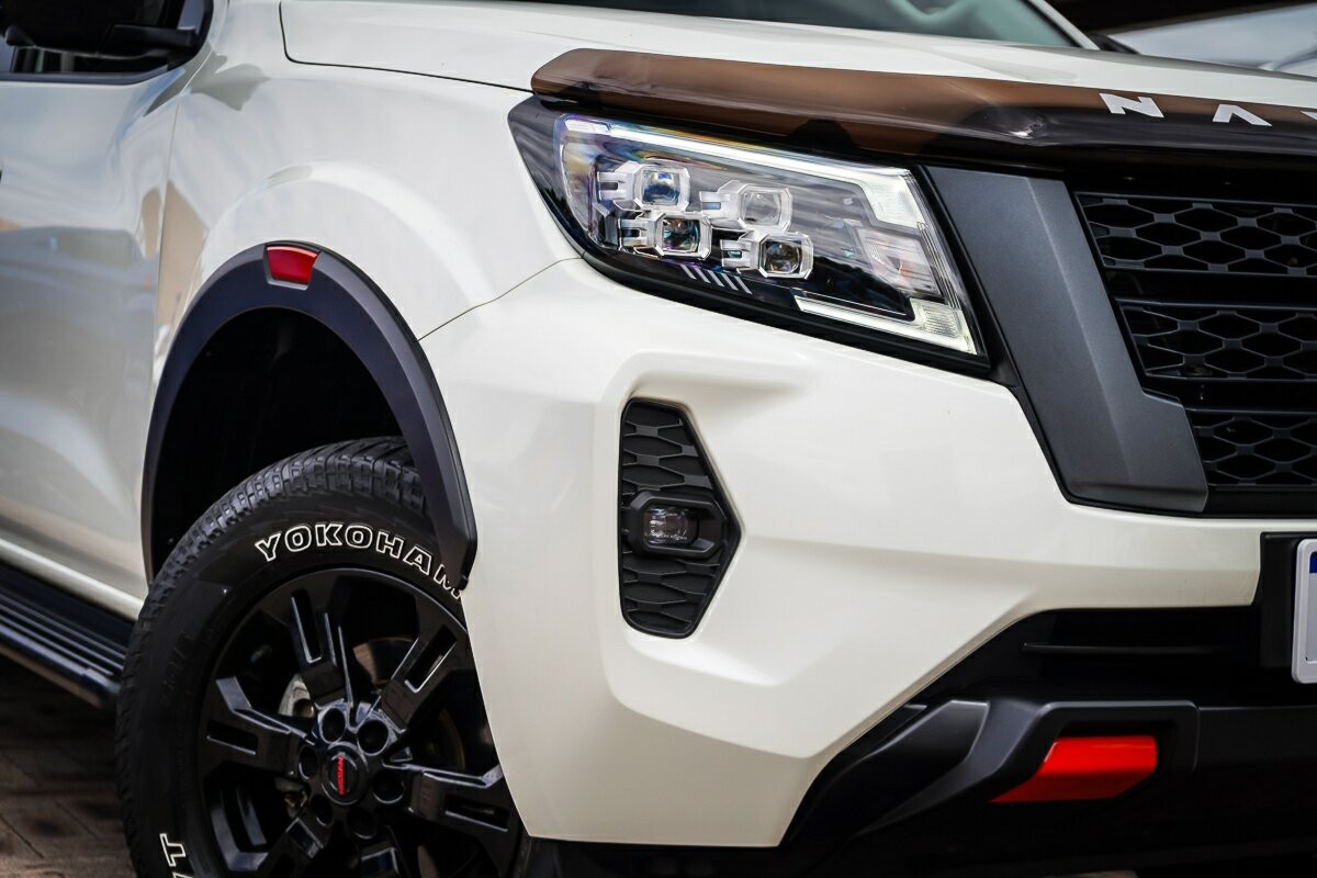 Nissan Navara image 2