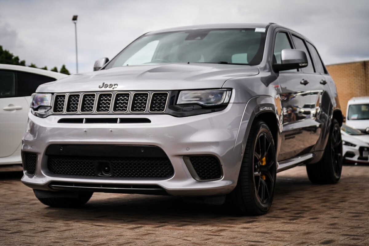 Jeep Grand Cherokee image 4